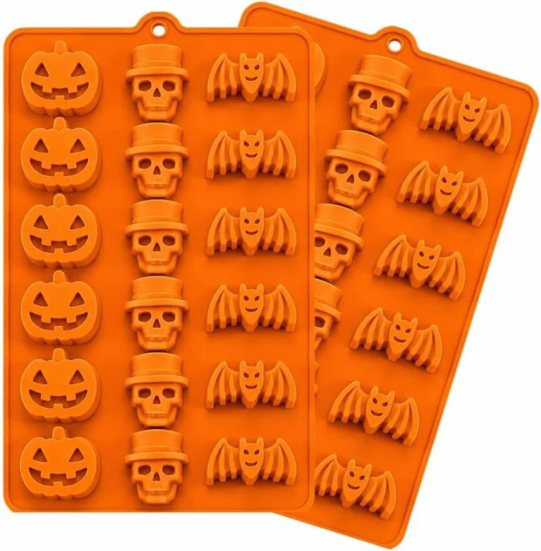 Kit com duas formas de silicone de Halloween com caveira, abóbora e morcego para chocolate e doce gourmet caseiro